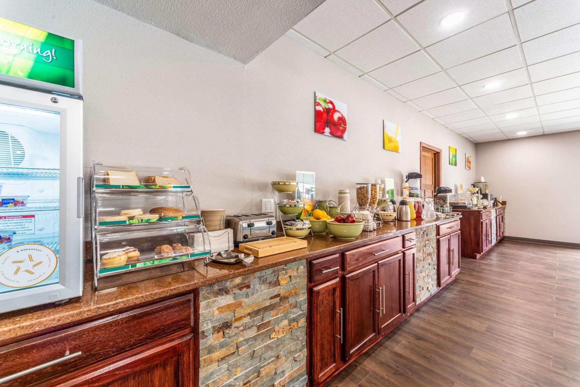Quality Inn & Suites Vandalia Near I-70 And Hwy 51 Eksteriør billede