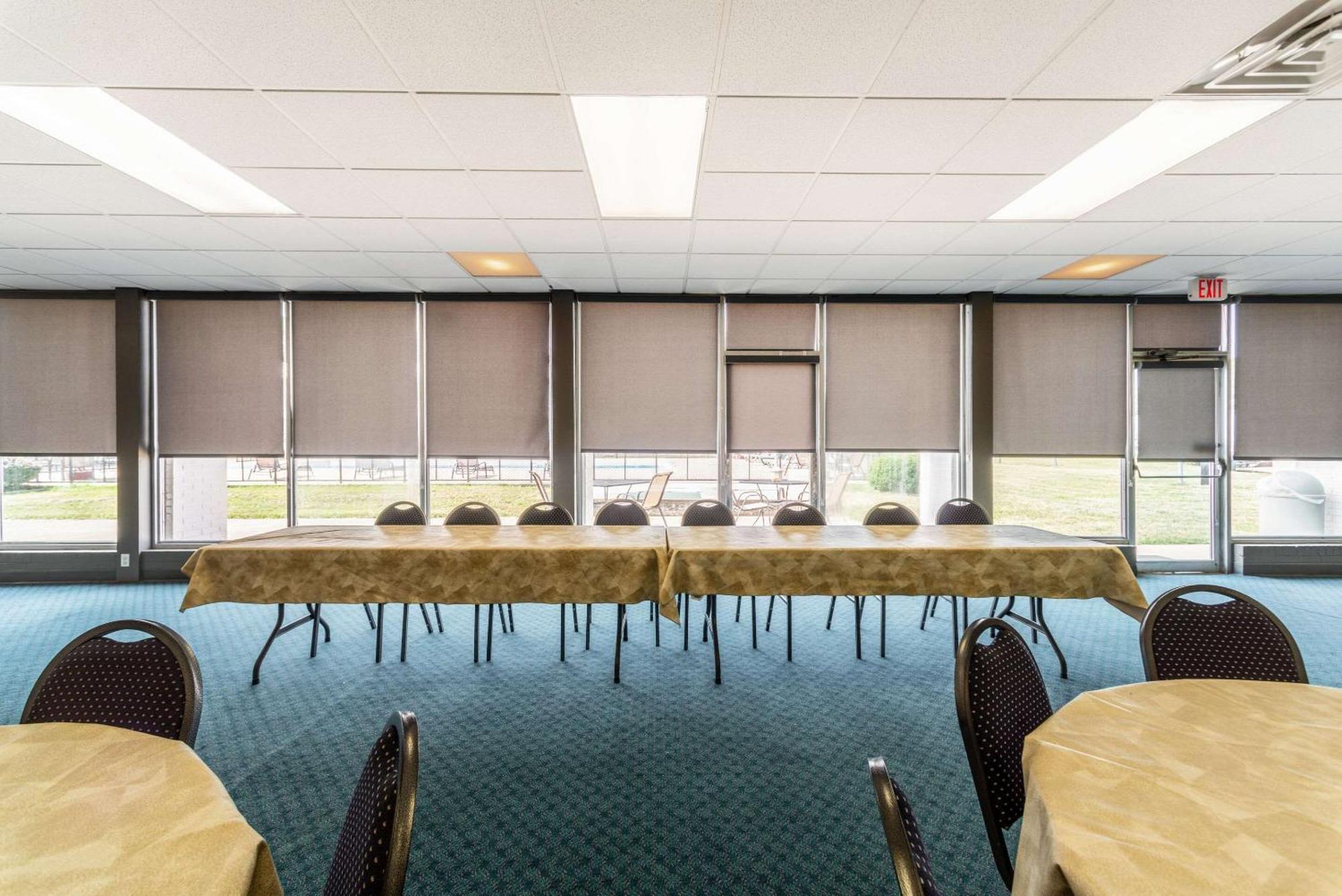 Quality Inn & Suites Vandalia Near I-70 And Hwy 51 Eksteriør billede