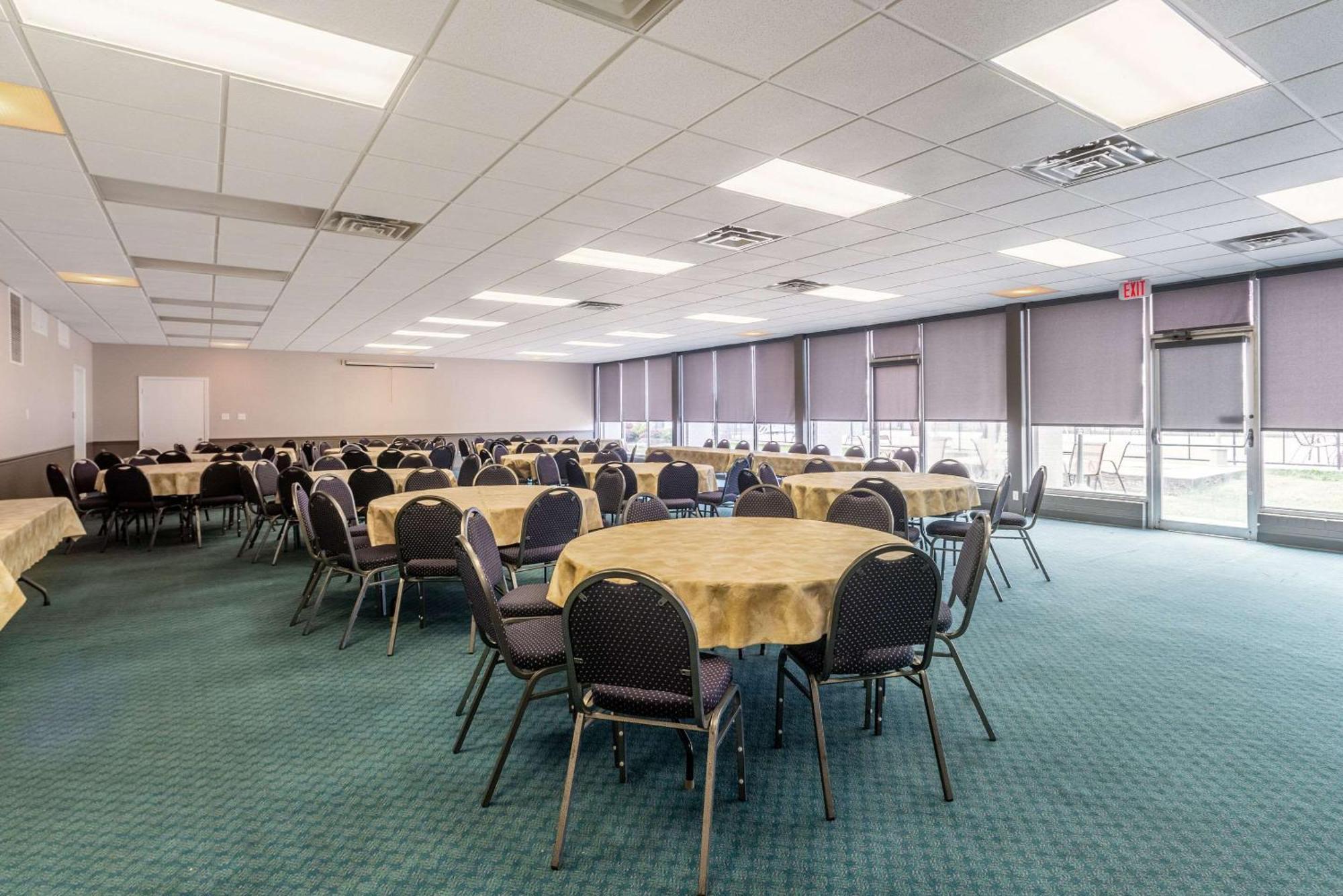 Quality Inn & Suites Vandalia Near I-70 And Hwy 51 Eksteriør billede