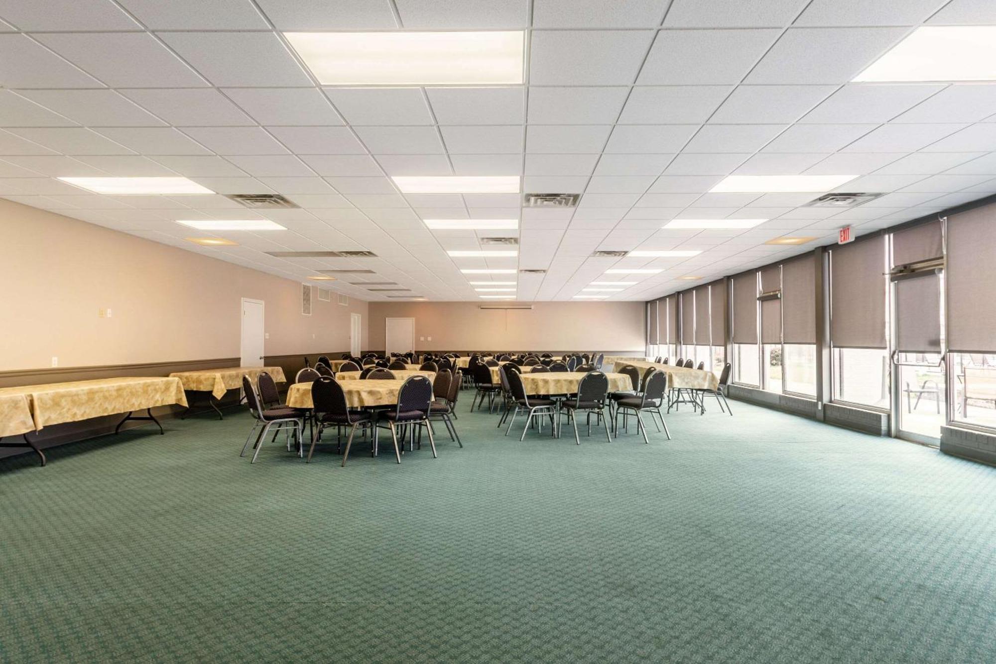 Quality Inn & Suites Vandalia Near I-70 And Hwy 51 Eksteriør billede